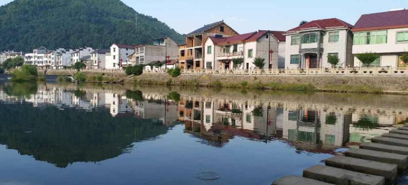 湖州费费666公寓(龙王山路店)图片