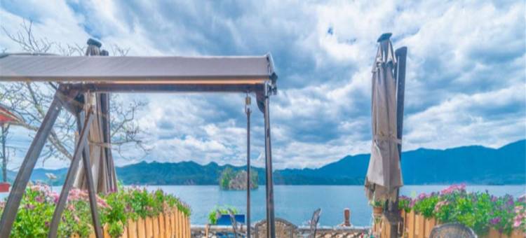 泸沽湖兰亭花苑酒店图片