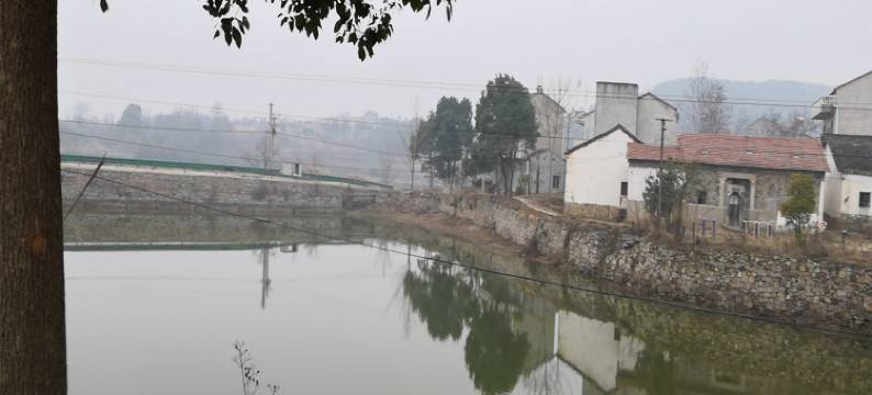 武汉鹿脚山村民宿木木屋图片