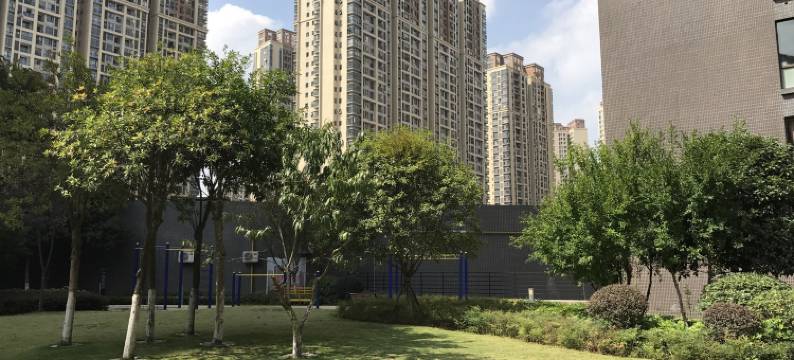 遵义奔驰的狼公寓图片