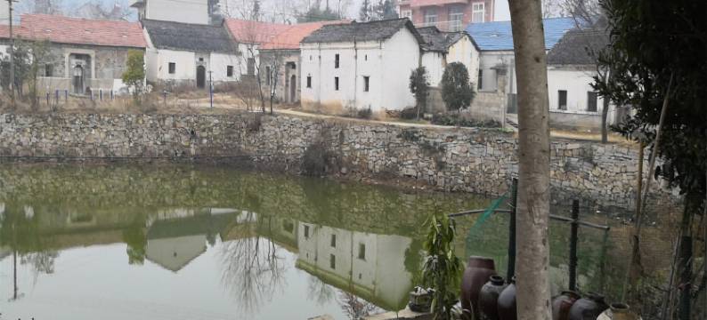 武汉鹿脚山村民宿木木屋图片