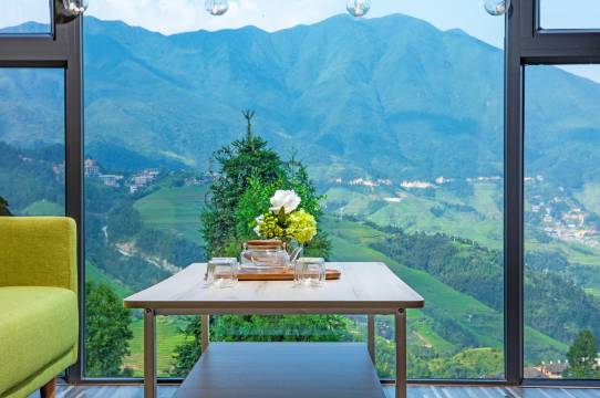 龙脊愉人码头民宿(西山韶乐观景台店)