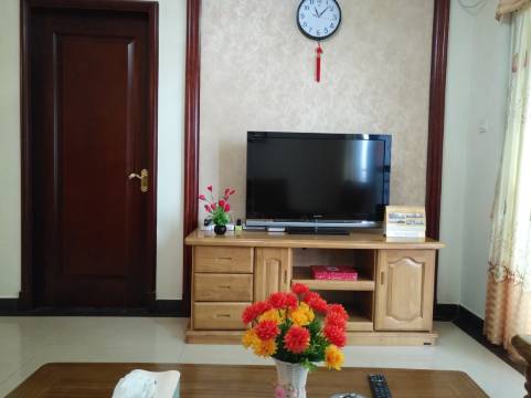 清远张春如公寓(恒大金碧天下山顶公园分店)