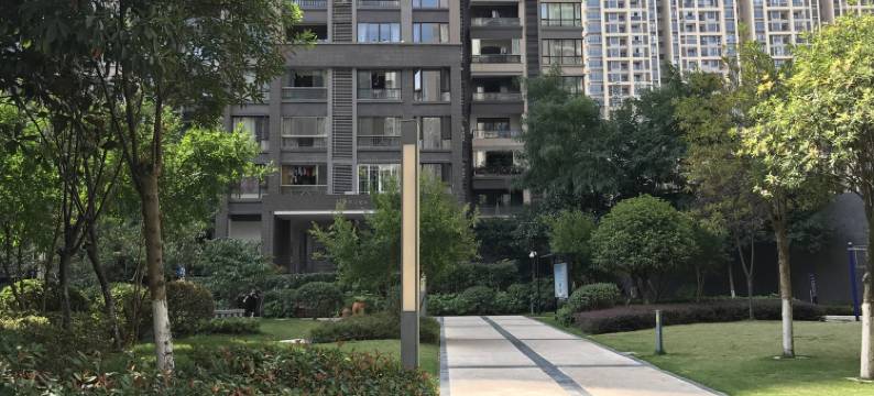 遵义奔驰的狼公寓图片