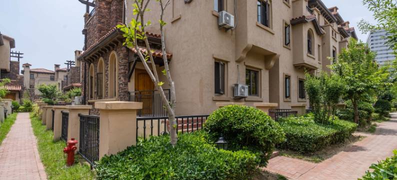 C罗豪华海边别墅东方影都民宿(玉皇山路分店)图片