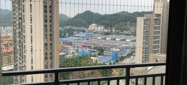 遵义奔驰的狼公寓图片