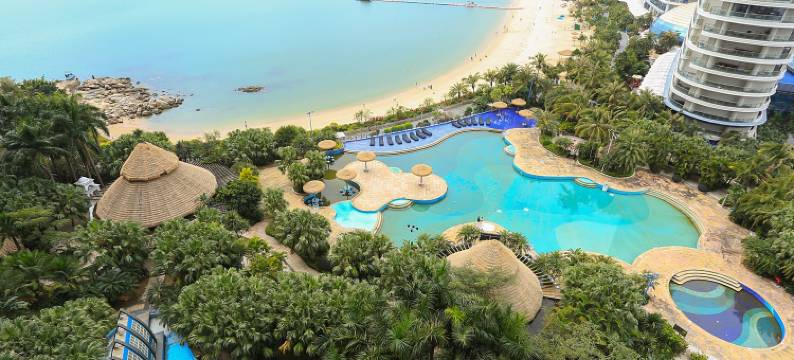 惠州卖别墅的小姐姐图片