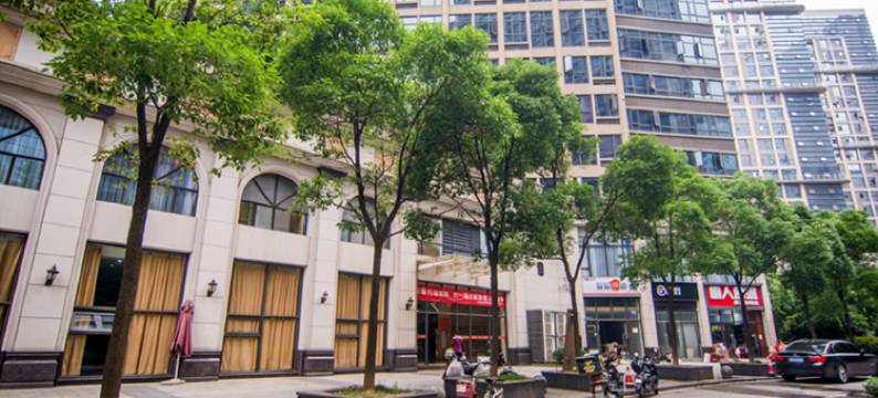 南昌一米阳光公寓(红谷滩绿地双子塔店)图片