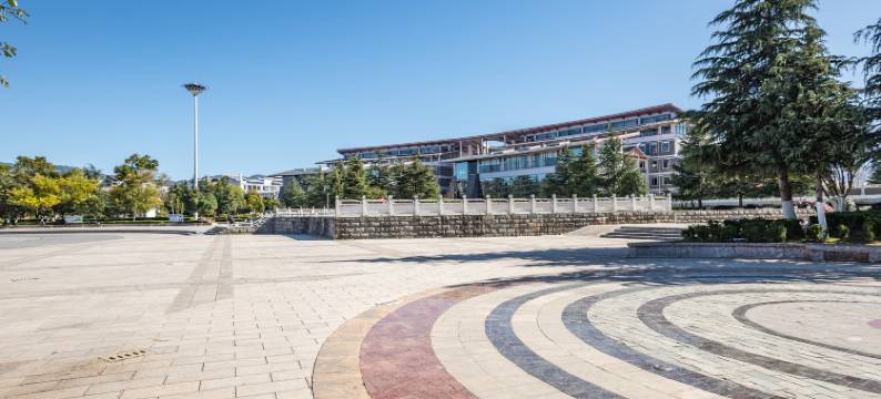 玉龙丽人国特色纳西庭院图片