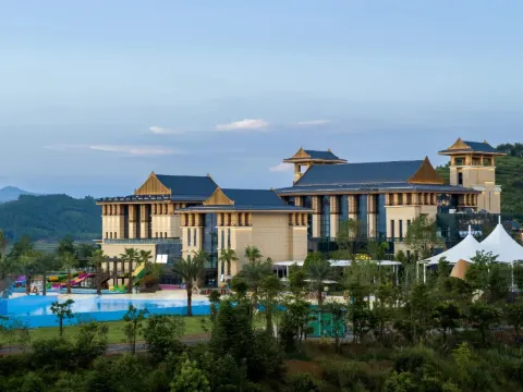 韶關翁源龍泰翁山源温泉城