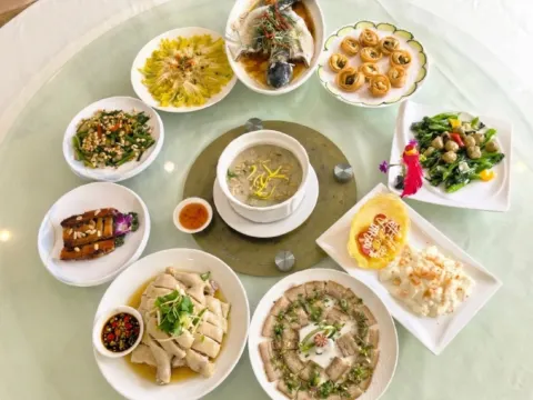 鮮醇百年岑溪古典雞+鳳城炒牛奶宴