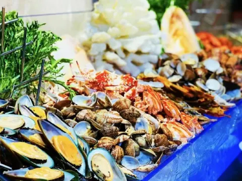 酒店海鮮自助晚餐