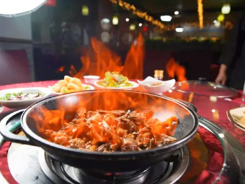 鮑魚大蝦火焰鵝宴