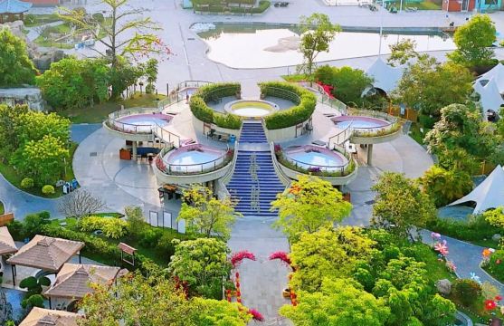 新興翔順金水台温泉小鎮