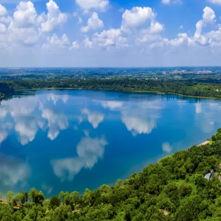 湛江4天團·《粵西小城+温泉》 中國唯一瑪珥湖，國家4A級「湖光岩火山風景區」