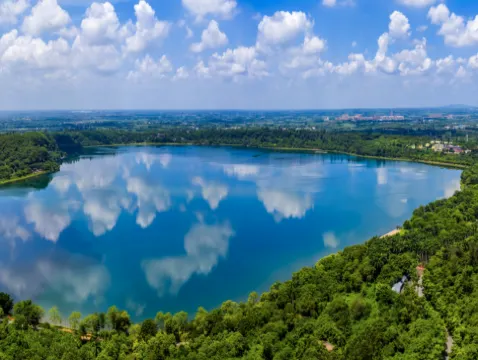 湛江4天團·《粵西小城+温泉》 中國唯一瑪珥湖，國家4A級「湖光岩火山風景區」
