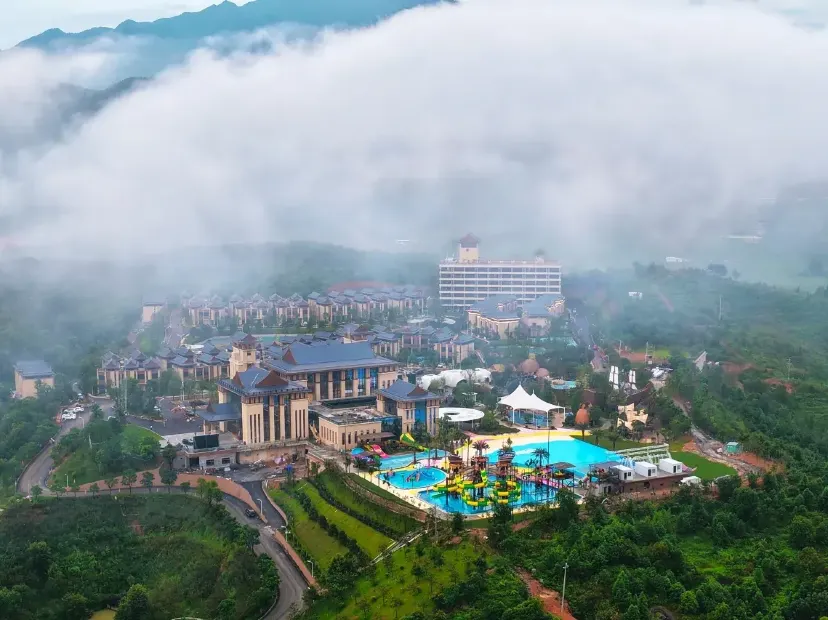 韶關翁源龍泰翁山源溫泉城