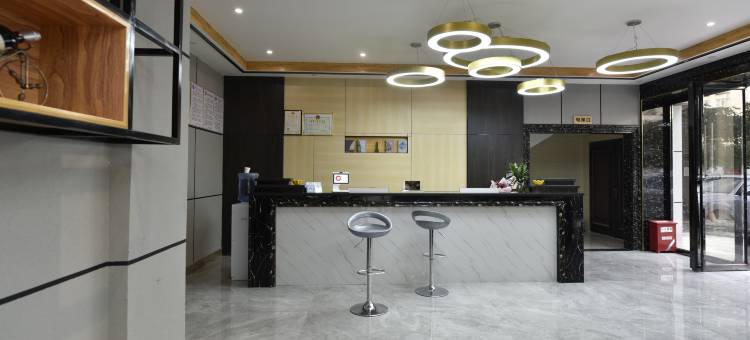 凤山佰诗曼精品酒店图片