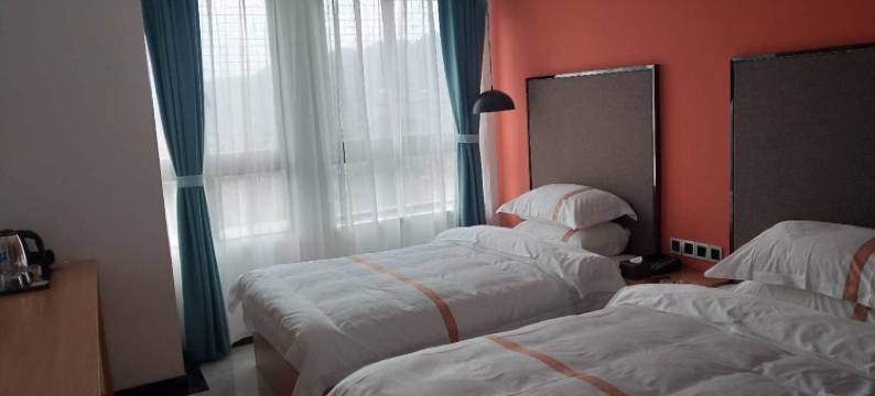 遵义欣诚酒店(鸭溪镇府子尹广场店)图片