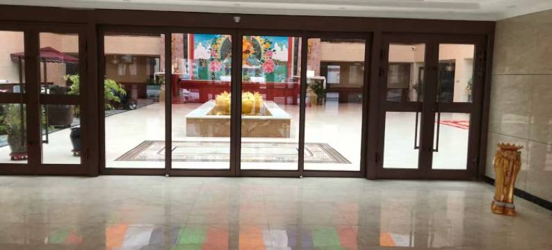 玛多云丹康赛大酒店图片