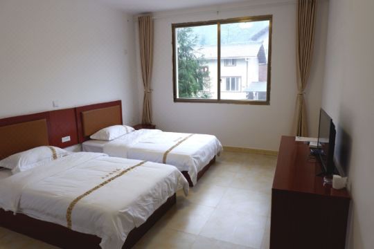 选择房间开业:2019荥经双兴农家乐位于荥经县龙苍沟镇发展村,距离