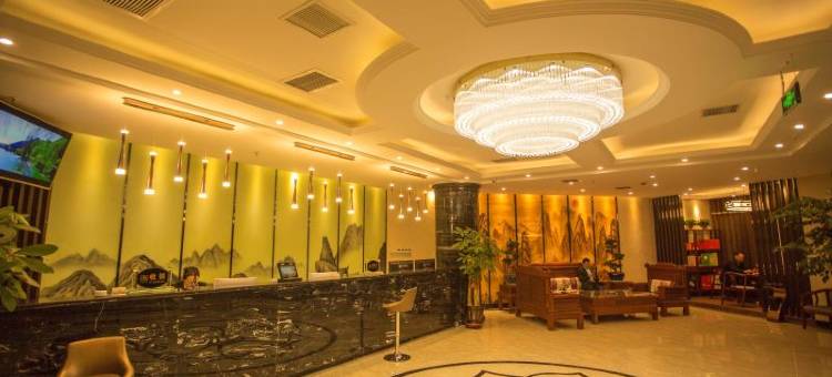 鸿泰商务酒店(卢氏金地苑店)图片