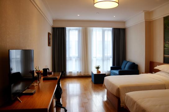 Linjiang International Cruise Hotel (Shanghai Baoyang Road Port Area)Hotel Overview