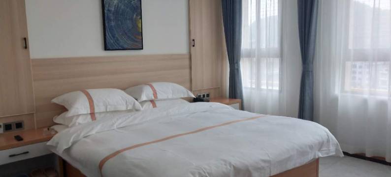 遵义欣诚酒店(鸭溪镇府子尹广场店)图片