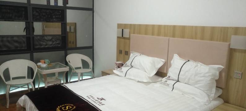 龙陵碧寨中科酒店图片