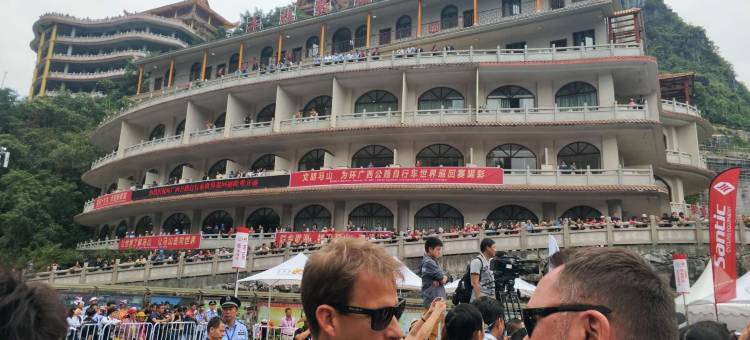 马山弄拉聚缘酒店图片