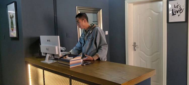 致上艾克斯电竞酒店(昆明高铁南站店)图片