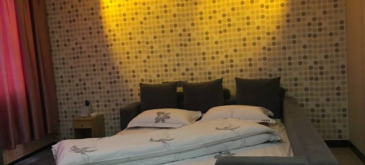 师宗阳光爱巢主题酒店图片