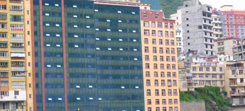 雅江康巴汉子大酒店图片