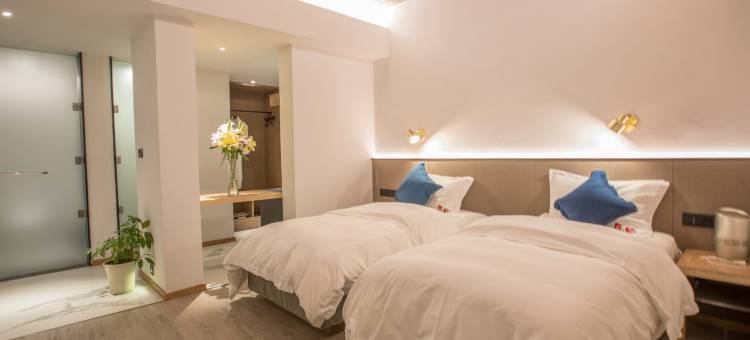 泸沽湖半山阳光精品客栈图片