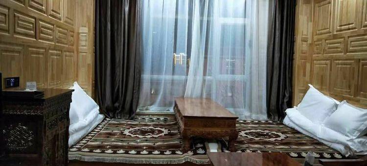 合作颐隆贵百大酒店图片