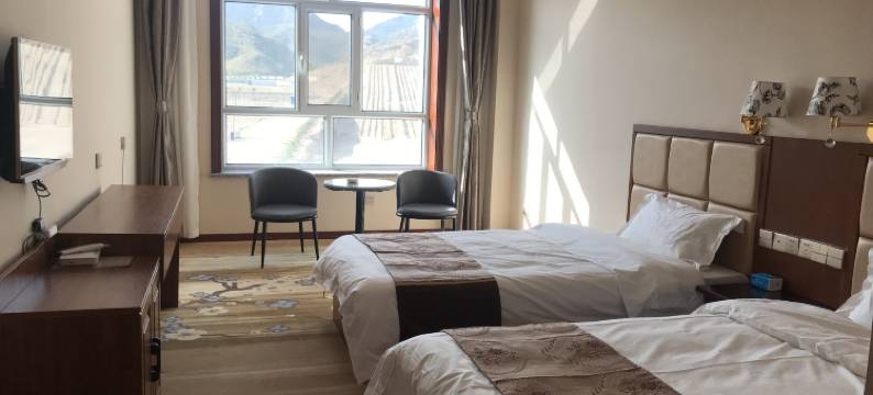 怀仁清凉山冰雪场图片