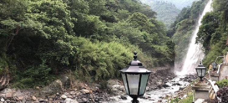 泸定神韵温泉山庄图片