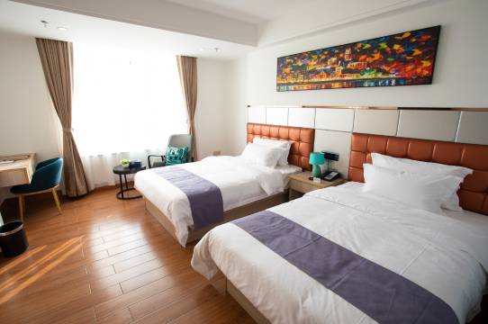 阳春淘金假日酒店