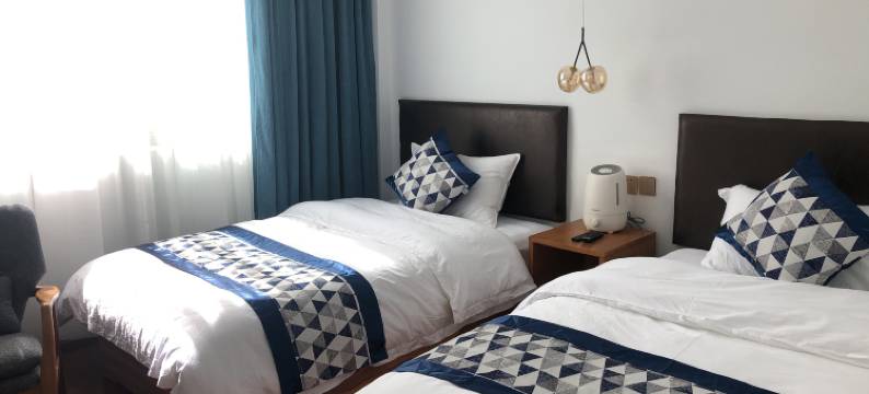 萨嘎鑫泰全季酒店图片