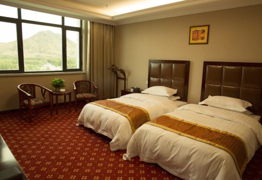 Right banner lingshui hot spring hotel Hotel Overview