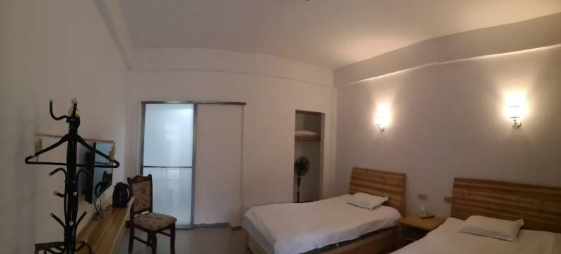 龙泉路人山庄图片