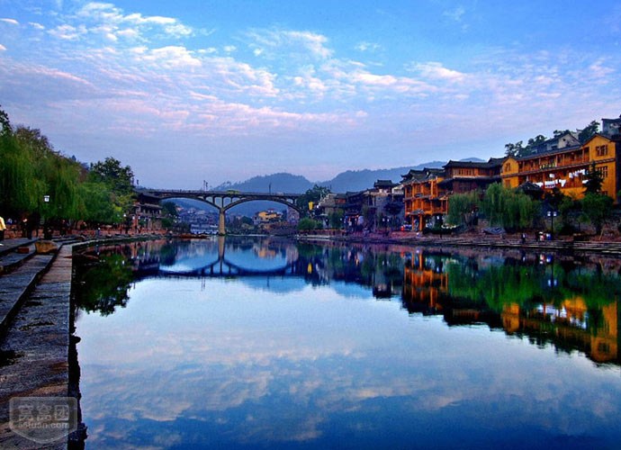 凤凰2日1晚跟团游·邂逅一座城,爱上一个人,凤