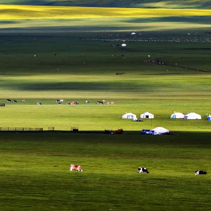 内蒙古呼和浩特+辉腾锡勒草原+黄花沟旅游区+响沙湾3日2晚私家团
