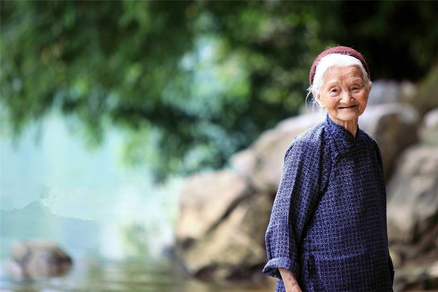 广西南宁 德天瀑布 通灵峡谷3日2晚跟团游·《花千