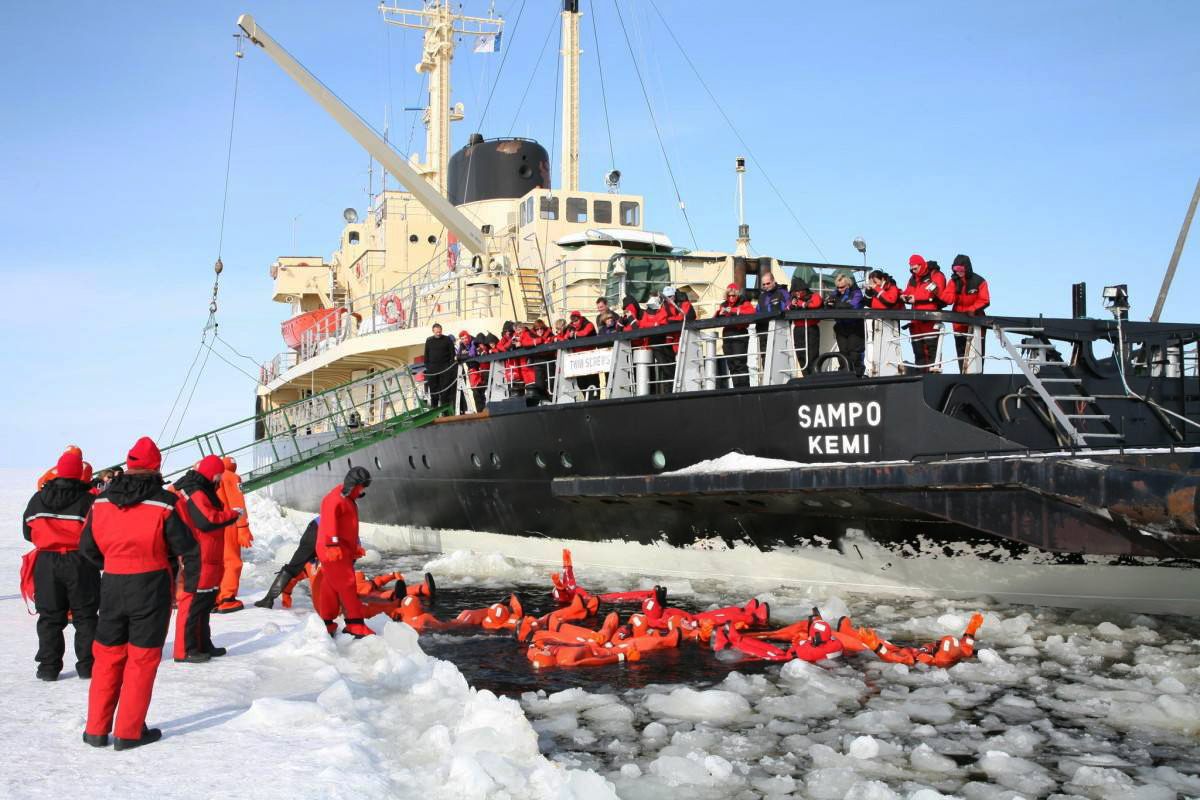 萨米亚旅游攻略