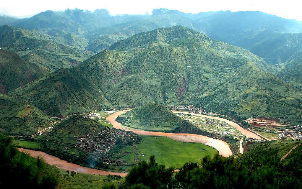 旅行社行程安排和携程,贵州西江千户苗寨+镇远