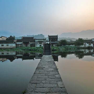 宏村+西递+新安江山水画廊+徽州古城+呈坎4日3晚跟团游