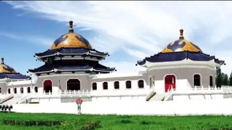 5D4N · Group Tours · Hohhot + Huitengxile Grassland + Whistling Dune Bay + Ulanhada Park Consultation offers discounts