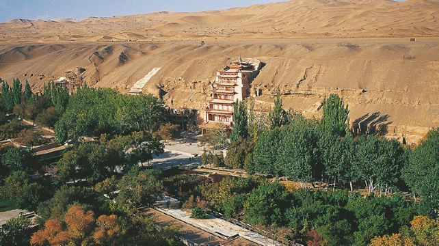 9-Day China Classic Silk Road Adventure Private Tour from Urumqi·Xinjiang, Dunhuang, Zhangye and Xining丨Mogao Caves, Colorful Danxia and Chaka Salt Lake