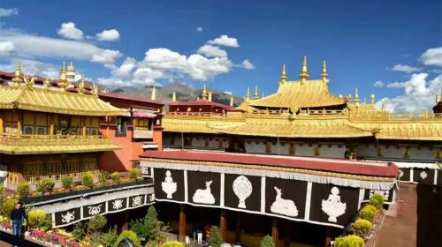 西藏拉萨+林芝+大峡谷+日喀则8日7晚跟团游·